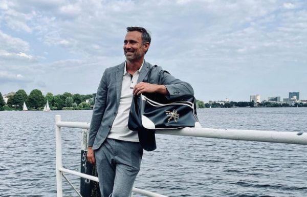 Γιώργος Καπουτζίδης: Πώς επηρέασε το coming out τον τρόπο γραφής του; | imommy.gr