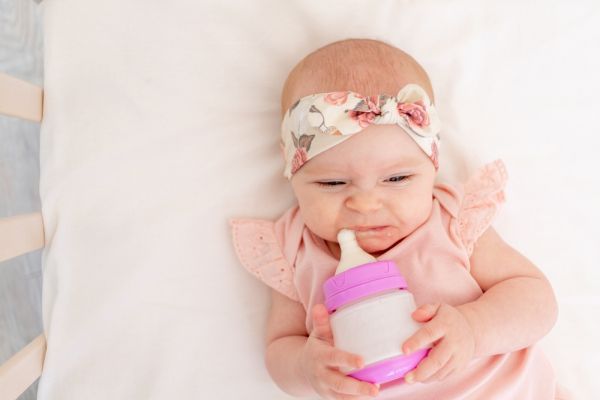 Τι συμβαίνει όταν το μωρό δεν πίνει το γάλα από το θήλαστρο; | imommy.gr