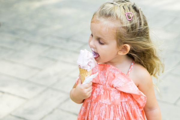 Μωράκια δοκιμάζουν παγωτό και χαρίζουν άφθονες στιγμές γέλιου | imommy.gr