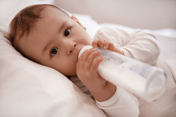 Πώς θα σταματήσει το παιδί να πίνει γάλα την νύχτα; | imommy.gr