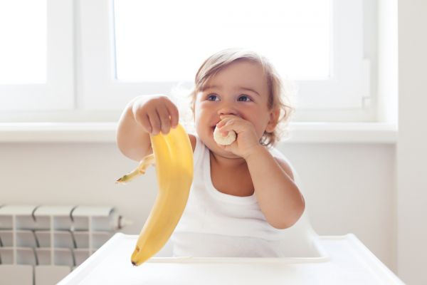 Μπανάνα: Γιατί είναι τέλειο σνακ για μωρά και παιδιά | imommy.gr