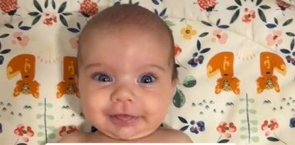 Βίντεο: Μαμά καταγράφει το μωράκι της που γελά πρώτη φορά | imommy.gr