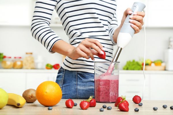 Θρεπτικό smoothie με βατόμουρο και μήλο | imommy.gr
