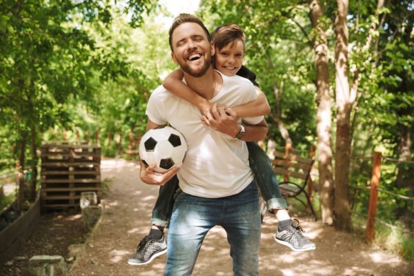 Μπορούν οι γονείς να είναι οι καλύτεροι φίλοι των παιδιών τους; | imommy.gr