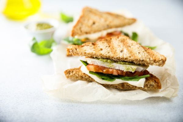 Σάντουιτς κοτόπουλου με σπανάκι | imommy.gr