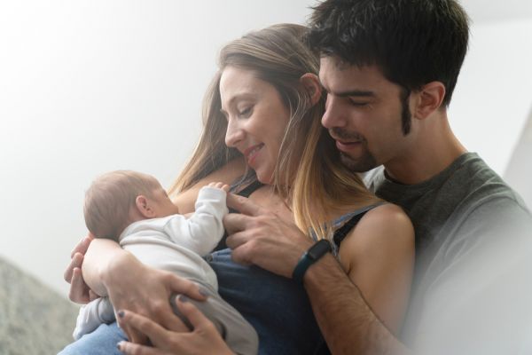 Θηλασμός: Με ποιους τρόπους μπορεί να βοηθήσει ο μπαμπάς | imommy.gr