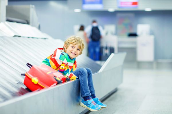 Πτήση με το παιδί; Όσα πρέπει να έχετε μαζί σας | imommy.gr