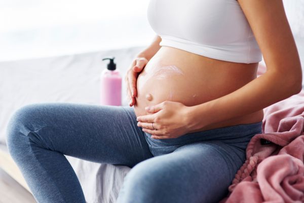 Ξηροδερμία στην εγκυμοσύνη: Γιατί εμφανίζεται και πώς θα την αντιμετωπίσετε | imommy.gr