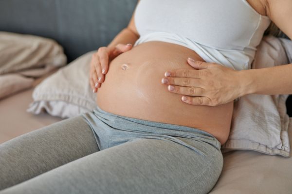 Ραγάδες στην εγκυμοσύνη: Απαντήσεις στις 5 πιο συνηθισμένες ερωτήσεις | imommy.gr