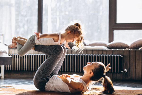 Σωματική άσκηση που φέρνει πιο κοντά μητέρες και παιδιά | imommy.gr