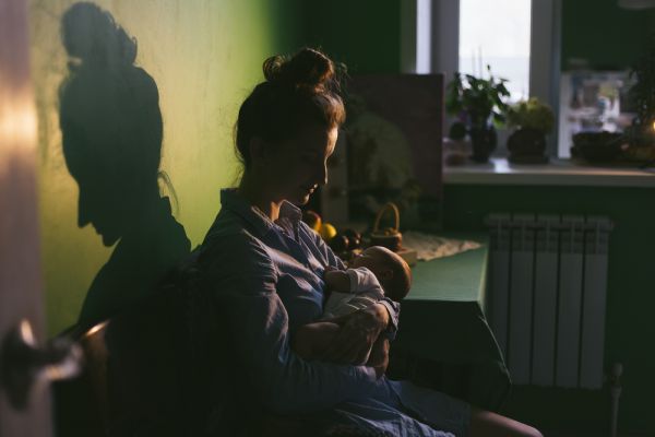 Ένας οδηγός επιβίωσης για τα ξενύχτια με το νεογέννητο | imommy.gr