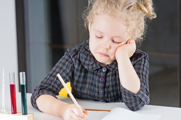 Παιδί: Γιατί δείχνει να μην ενδιαφέρεται για τίποτα; | imommy.gr