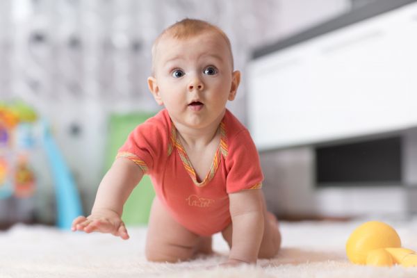 Μπουσούλημα: Πότε θα ξεκινήσει και πώς να ενθαρρύνετε το μωρό | imommy.gr