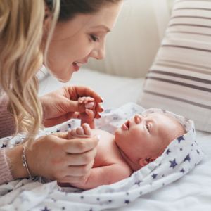 Μωρό: Γιατί είναι σημαντικό να του μιλάμε