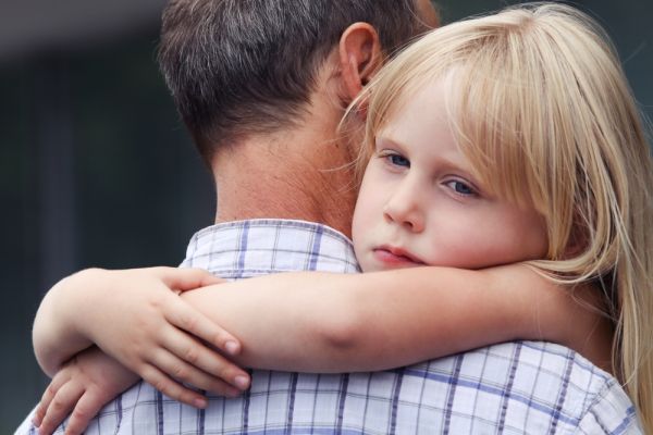 Παιδί: Έτσι θα το βοηθήσετε όταν είναι στεναχωρημένο | imommy.gr