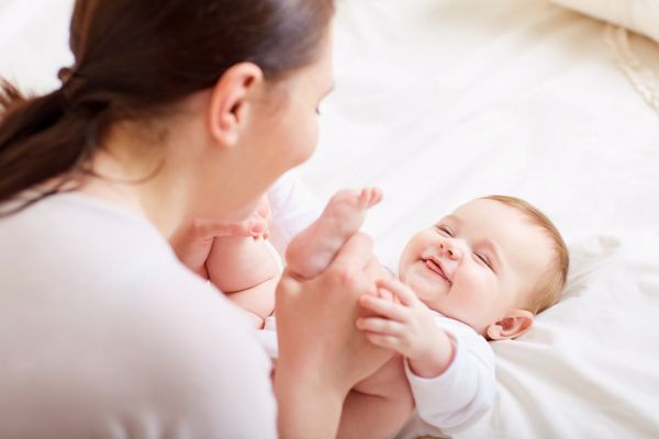 Χαμόγελα: Πώς βοηθούν στην ανάπτυξη του μωρού | imommy.gr