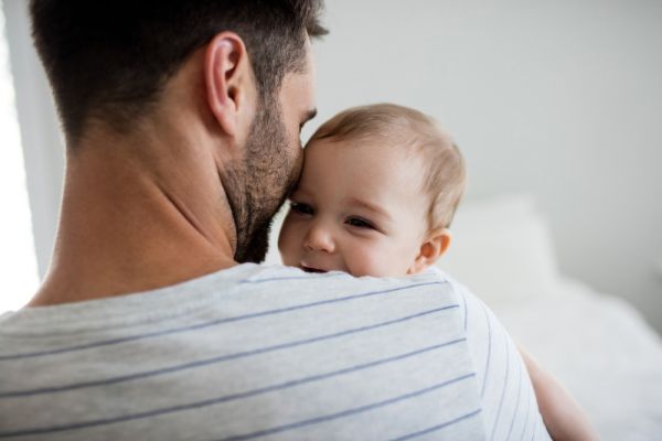 Μπαμπάς-μωρό: Πώς να χτίσετε ένα ισχυρό δέσιμο | imommy.gr