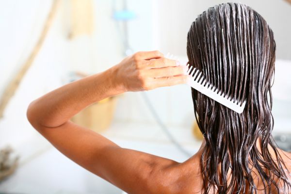 Conditioner για μαλλιά: Πόσο απαραίτητο είναι; | imommy.gr