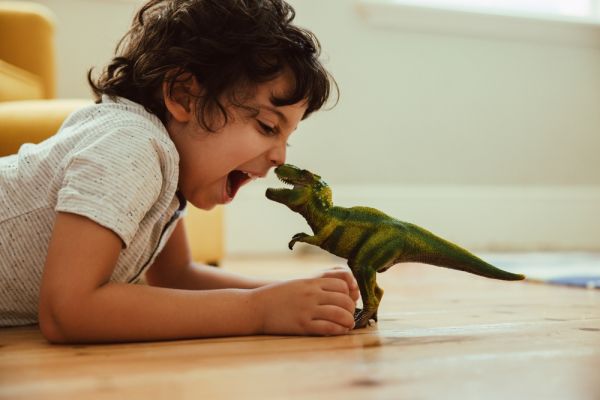 Παιδιά: Γιατί τους αρέσουν τόσο οι δεινόσαυροι; | imommy.gr