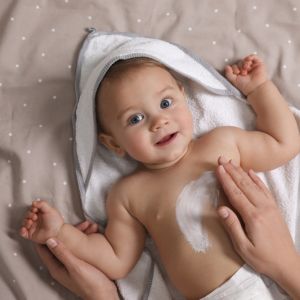 Μωρό: Έτσι θα διατηρήσετε το δέρμα του ενυδατωμένο