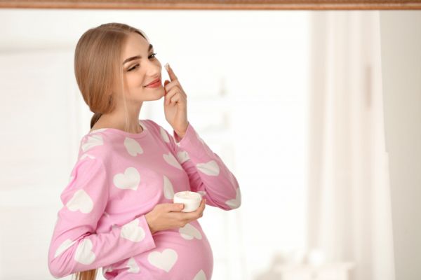 Το δέρμα μας στην εγκυμοσύνη: 5 ενδιαφέρουσες αλλαγές | imommy.gr