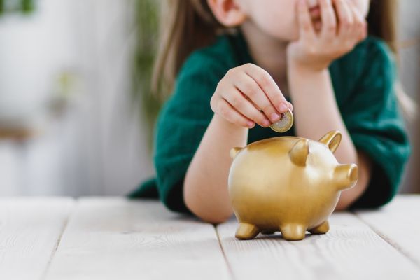 Παιδί: Πώς θα μάθει να διαχειρίζετε τα οικονομικά σε μικρή ηλικία | imommy.gr