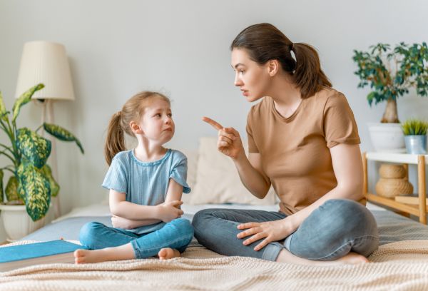 Γονείς: 3 λάθη που πρέπει να προσέχουμε όταν προσπαθούμε να επιβληθούμε | imommy.gr
