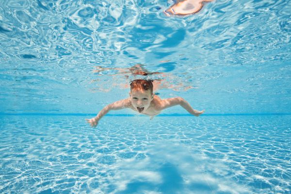 Παιδί: Γιατί είναι τόσο σημαντικό να μάθει κολύμβηση; | imommy.gr