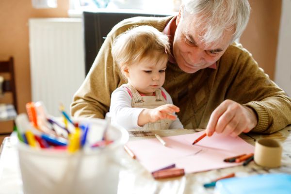 Παππούς και γιαγιά: Από τι μπορούν να σας προστατέψουν τα εγγόνια σας; | imommy.gr