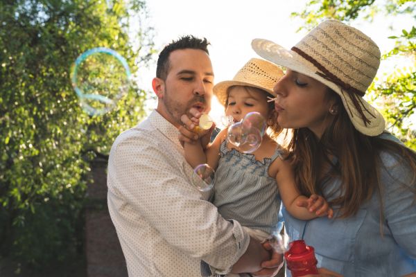 Γονείς «ελικόπτερα»: 5 διακριτικά σημάδια ότι μπορεί να είστε ένας από αυτούς | imommy.gr