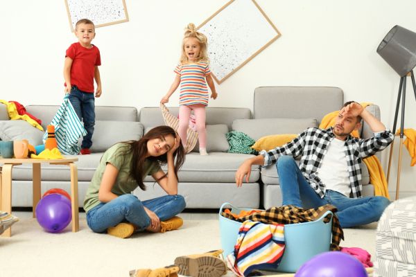Γονείς: Πώς να κάνετε τις δουλειές σας, όταν έχετε τα παιδιά στο σπίτι | imommy.gr