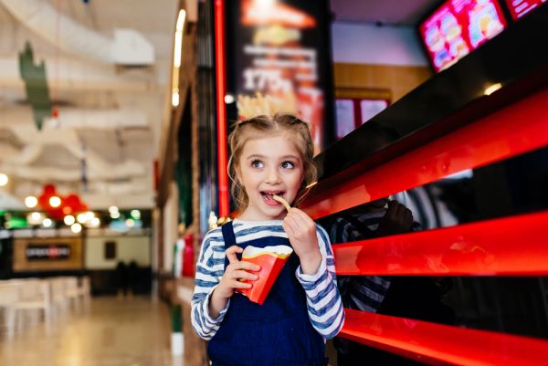 Fast food: Πώς βλάπτει την υγεία των παιδιών; | imommy.gr