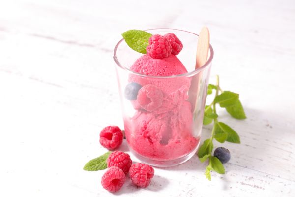 Σπιτικό σορμπέ raspberry | imommy.gr