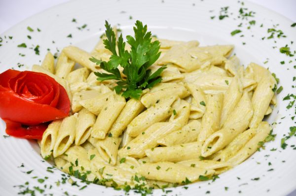 Mακαρόνια με γιαούρτι και μαϊντανό | imommy.gr