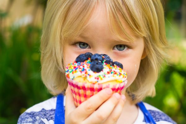 Ζάχαρη: 2 υγιεινές εναλλακτικές για το παιδικό γεύμα | imommy.gr