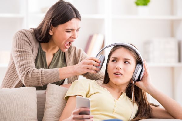 Μαμά και μπαμπάς: Πώς να σταματήσετε να φωνάζετε όταν θυμώνετε | imommy.gr
