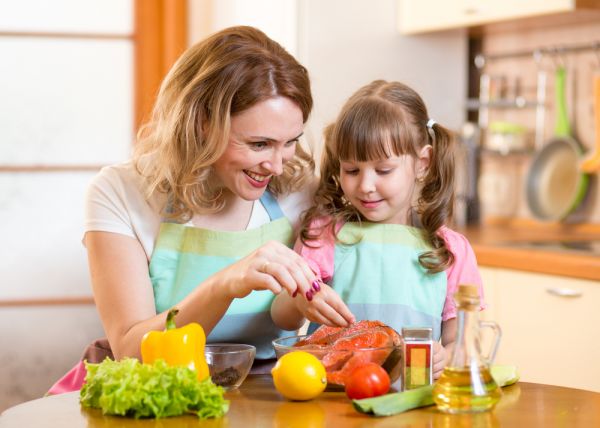 Παιδί και υγιεινή διατροφή: Πώς θα το κάνουμε να του αρέσει το ψάρι; | imommy.gr