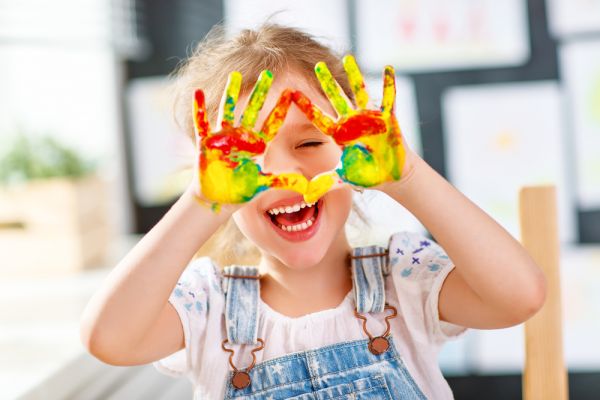 Πώς η ζωγραφική βελτιώνει συνολικά τη ζωή των παιδιών | imommy.gr