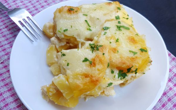Πατάτες με τυρί φέτα, καρότο και φρέσκια ντομάτα | imommy.gr