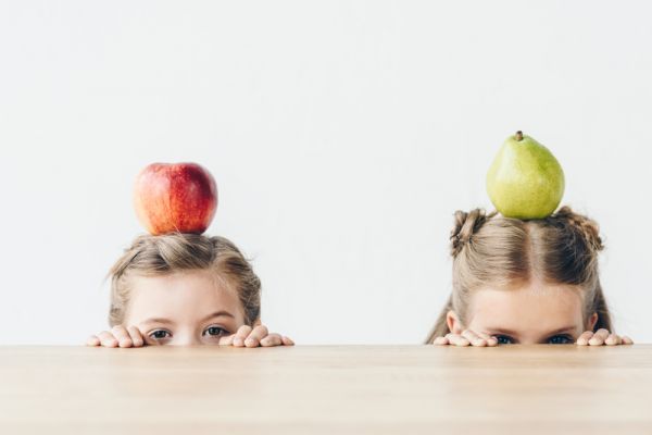 Διατροφή παιδιού: Αχλάδι vs. μήλου | imommy.gr