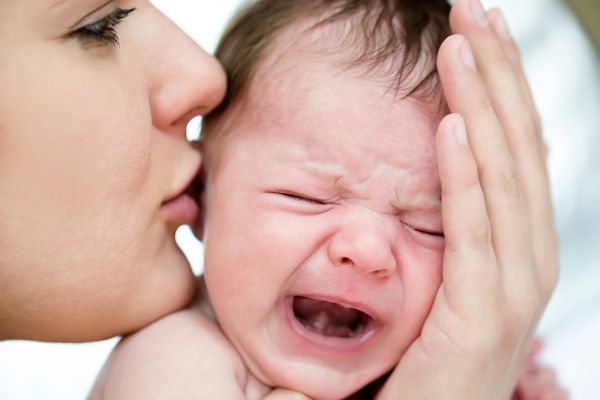 Τι να κάνετε αν το μωρό σας δεν σταματά να κλαίει | imommy.gr