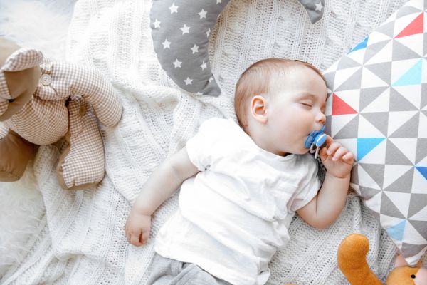 Μωρό: Να του βγάζω την πιπίλα όταν κοιμάται; | imommy.gr