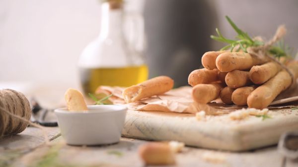 Kριτσίνια με τυρί | imommy.gr