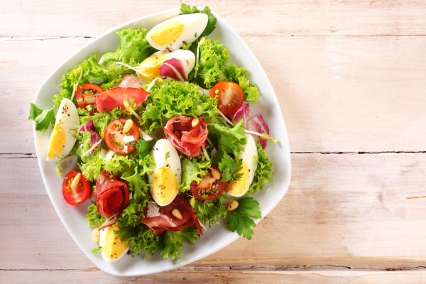 Σαλάτα με αυγά και τυρί | imommy.gr