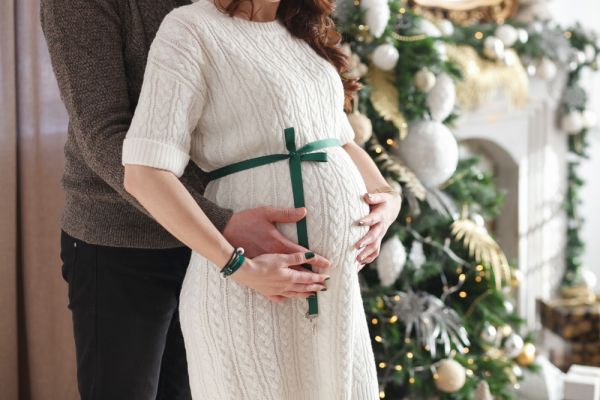 Εγκυμοσύνη τα Χριστούγεννα: Τι έχει για εσάς ο σάκος του Αϊ-Βασίλη; | imommy.gr