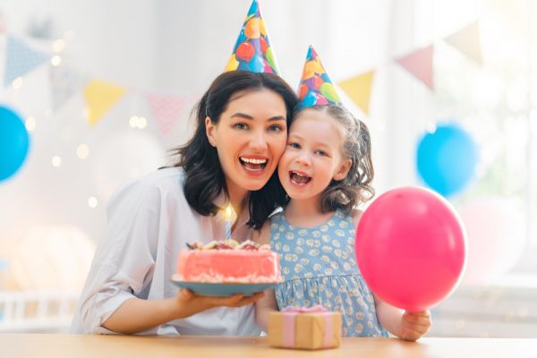 Παιδιά και γονείς: Πώς γίνεται να γεννιούνται την ίδια εποχή; | imommy.gr