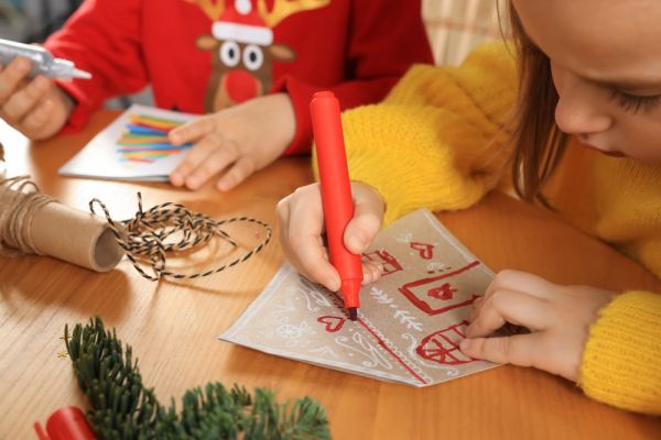 Παιδιά: Τι κερδίζουν από τις Χριστουγεννιάτικες χειροτεχνίες; | imommy.gr