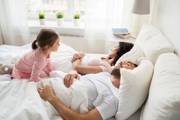 Μαμά VS μπαμπάς: Ποιος χρειάζεται περισσότερο ύπνο; | imommy.gr