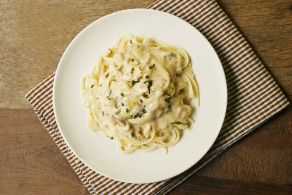 Σπαγγέτι με λευκή σάλτσα | imommy.gr