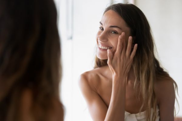 Skincare: Τα beauty tools που θα πάνε τη ρουτίνα σας σε άλλο επίπεδο | imommy.gr